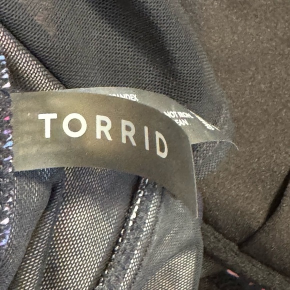 Torrid Black & Multi Color Pineapple Bikini Top Size 4 R 4X - Picture 5 of 6